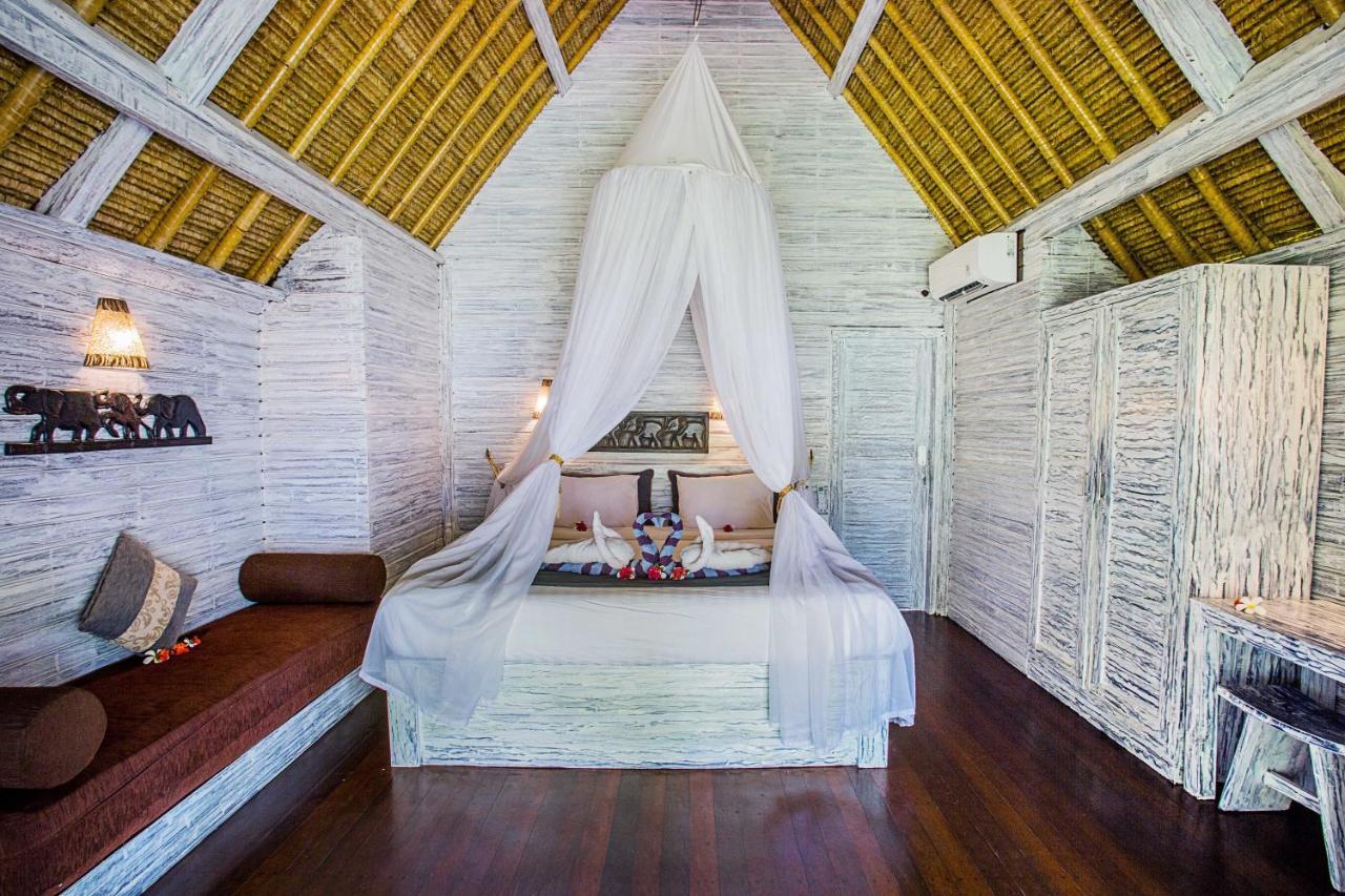 Bay Shore Huts レンボンガン島 エクステリア 写真